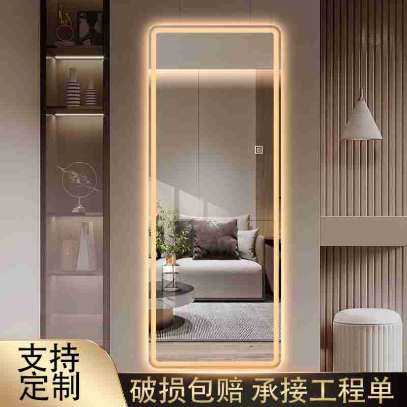 中国国际新闻交流中心外媒采访团走进海南疍家博物馆。记者 袁玉龙 摄